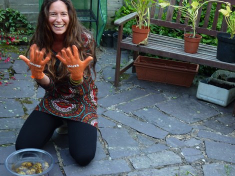 Jane happily skrubbing!