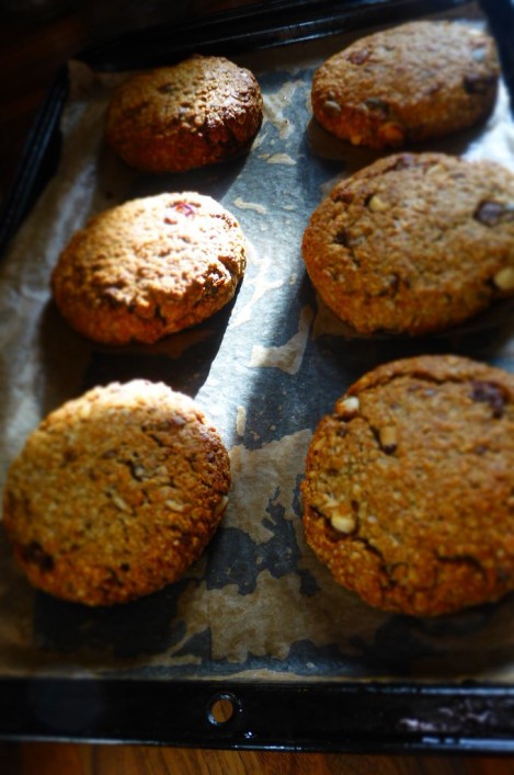 Brazil Nut and Banana Breakfast Cookies - Fresh from the oven 