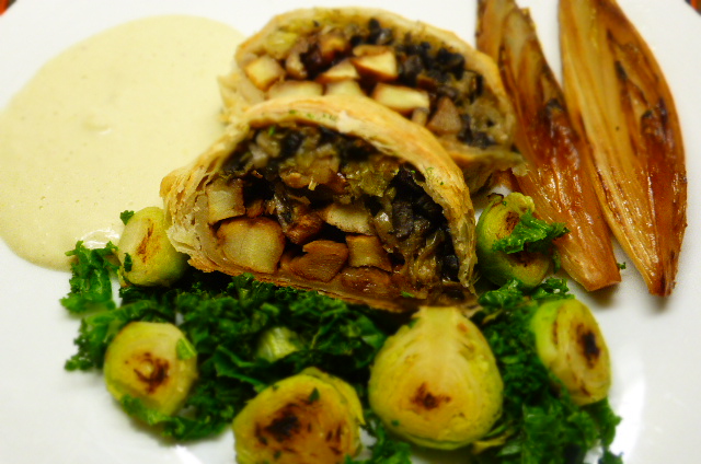 Parsnip, Walnut & Mushroom Roulade with some tasty trimmings